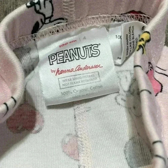 Hanna Andersson Peanuts Valentine's
Pj Set 90/100 | 3/4 - Picture 6 of 7